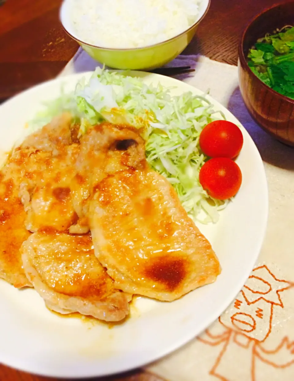 Snapdishの料理写真:豚肉の生姜焼き定食(o⁰⊖⁰o)|morimi32さん