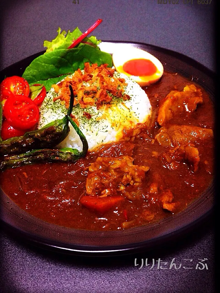 【取扱注意】牛スジパーチーその2😁炊飯器でとろとろ和牛スジカレー🍛味玉ちゃん付き😍ガストリック入り|りりたんこぶさん