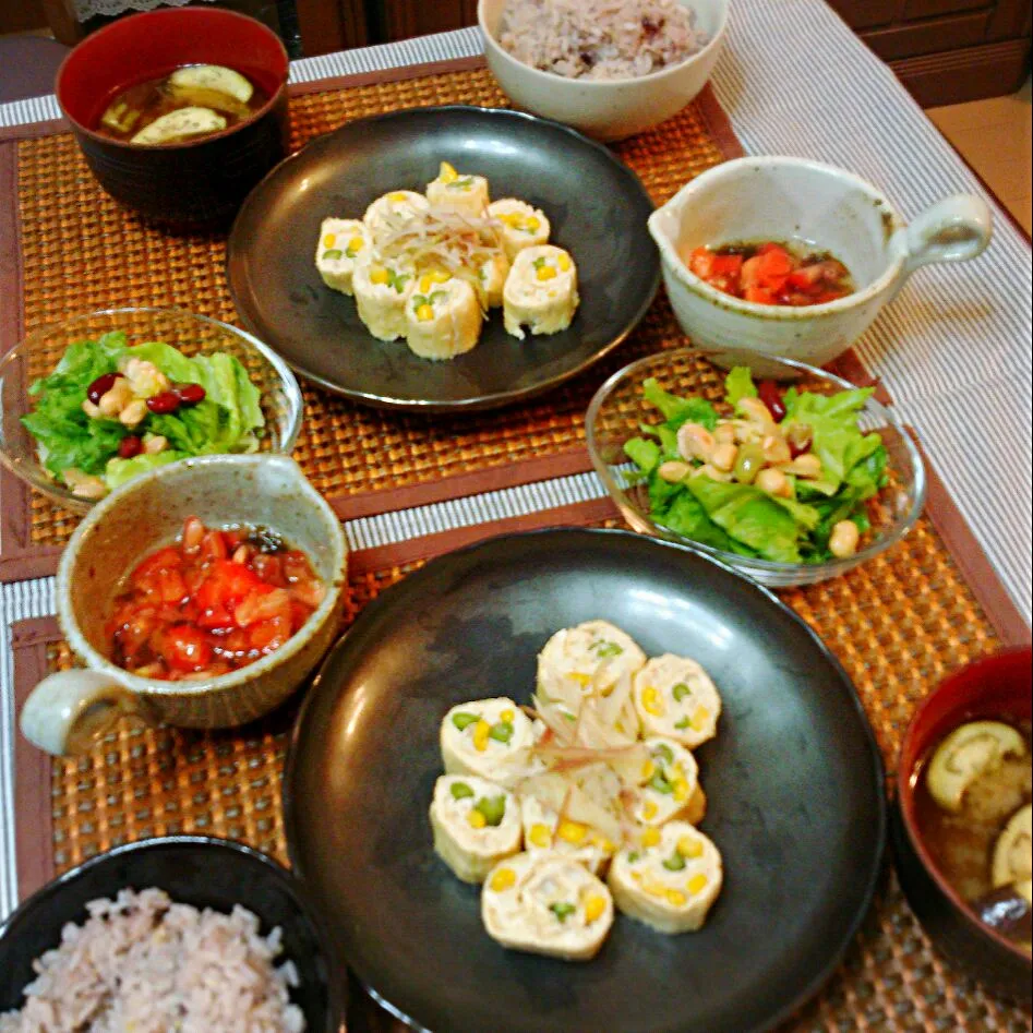 油揚げのお豆腐鳥挽き肉包み、もずく酢トマト、お豆のサラダ、茄子のお味噌汁☆|エコイズムさん