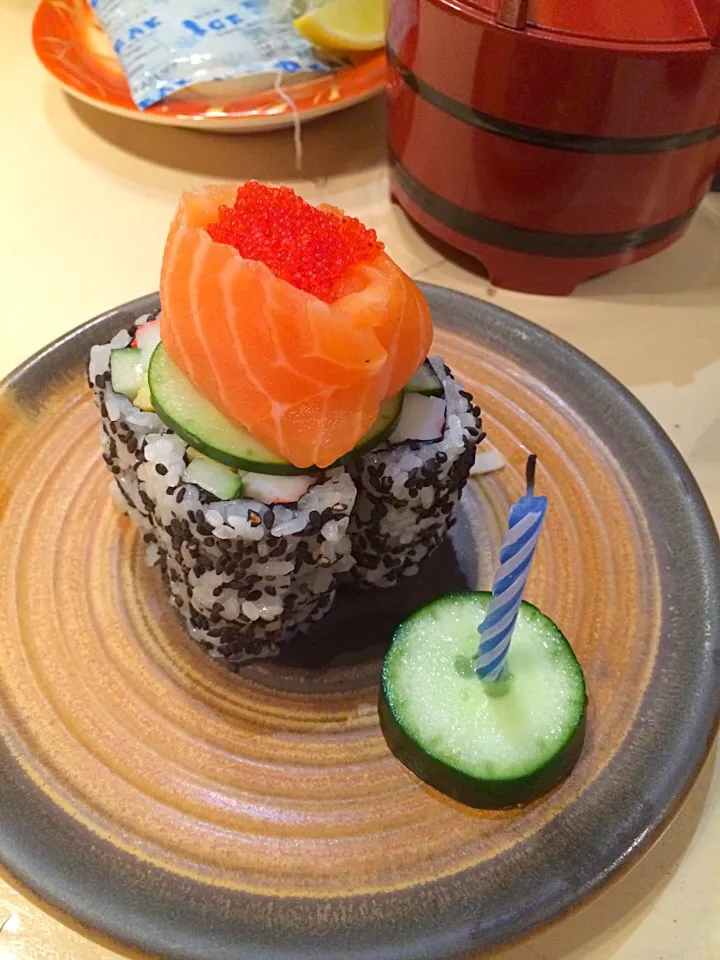 Snapdishの料理写真:b'day salmon sushi cake|Meliaさん