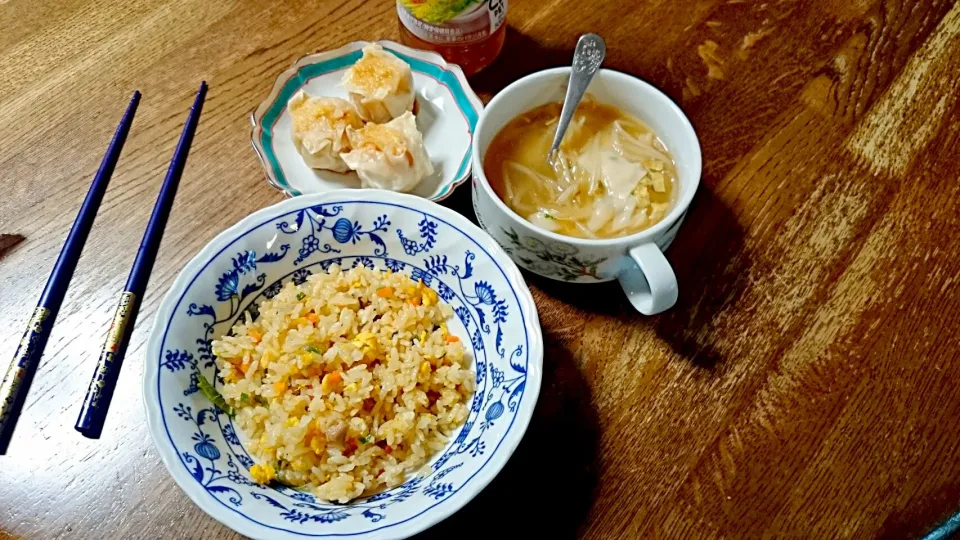 炒飯、ワンタンスープ、エビシュウマイ(昼御飯)|mimoriさん