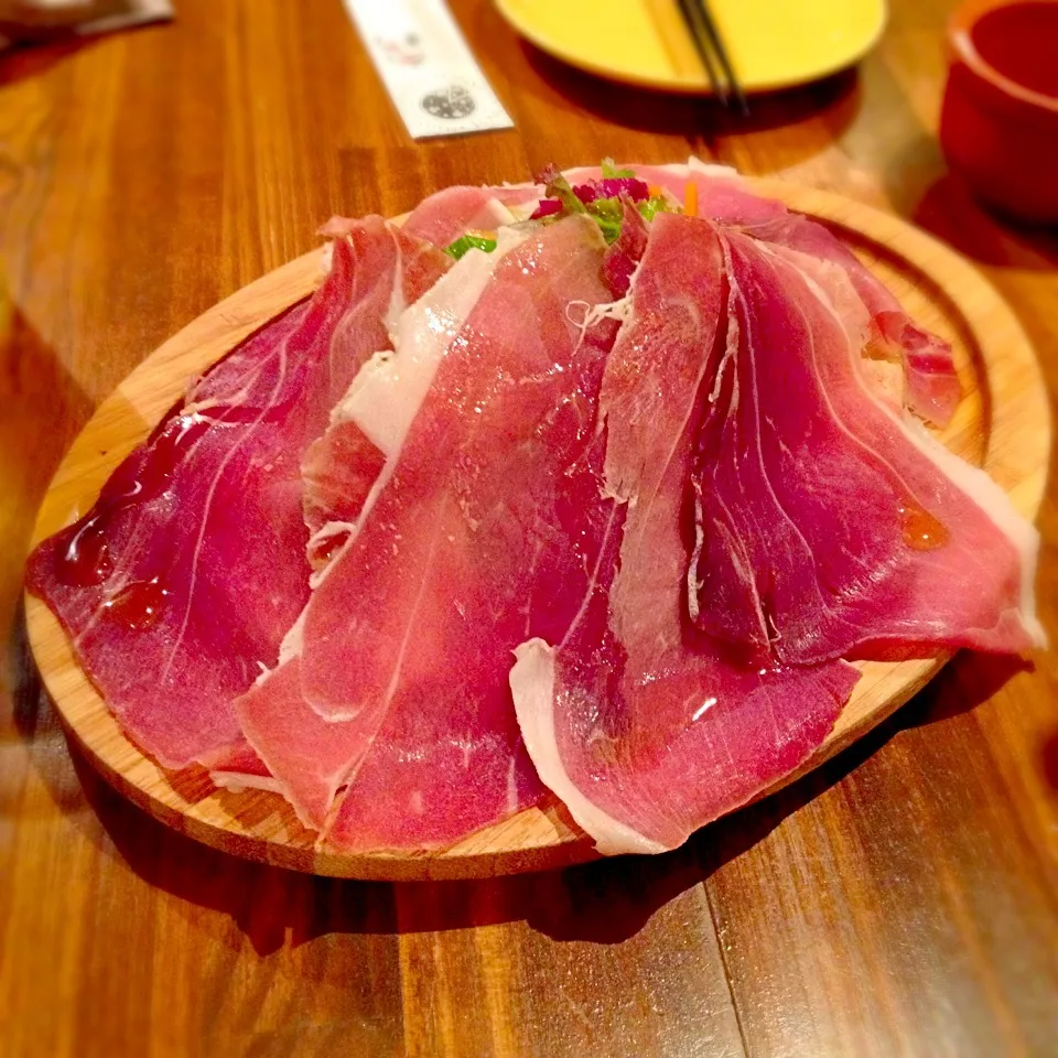 近所のイタリアン店にて。子どもがオーダーした「生ハム」。これでハーフサイズ🐾|Asahimaruさん