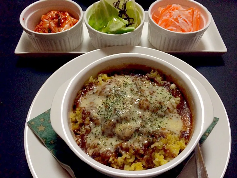 食欲増進😋スパイシーカレードリア🍛✨付け合せにキムチ🇰🇷おつまみキャベツ🍃紅白なます✨夏バテ解消メニュー💕|Jessy♡さん