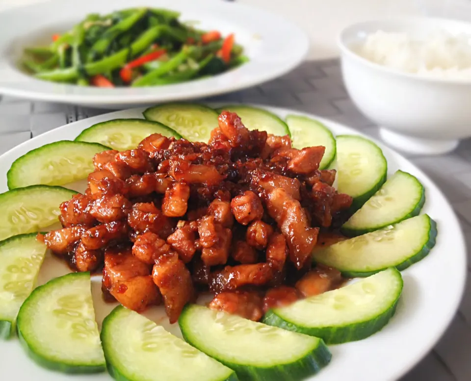 Vietnamese Caramelized Pork with fresh cucumber|Asa Buaさん