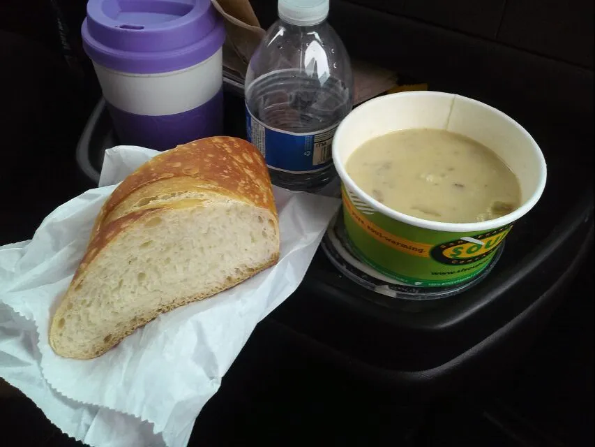 sour bread and clam chowder|shelleyyさん