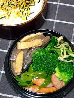 お弁当（のりたまご飯、糸こんにゃくと薄揚げの煮物、ほうれん草と切り干し大根のお浸し！ピーマンとウインナーの炒め物、ブロッコリー）|すーさん