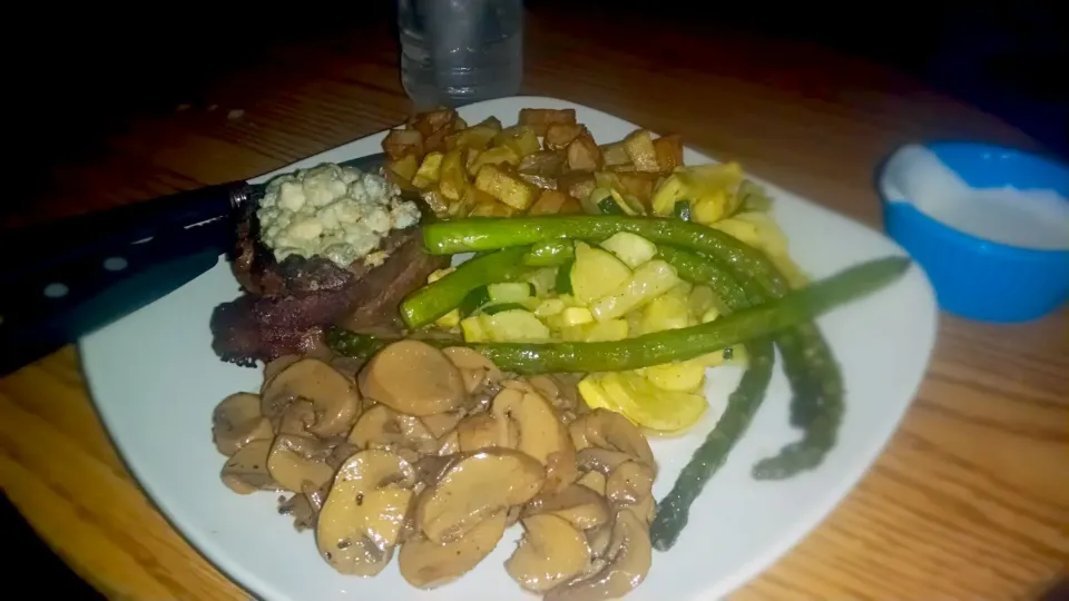 Snapdishの料理写真:Black and Bleu Steak, Shrooms, Asparagus, Squash and Fried Taters|Monica Jordanさん