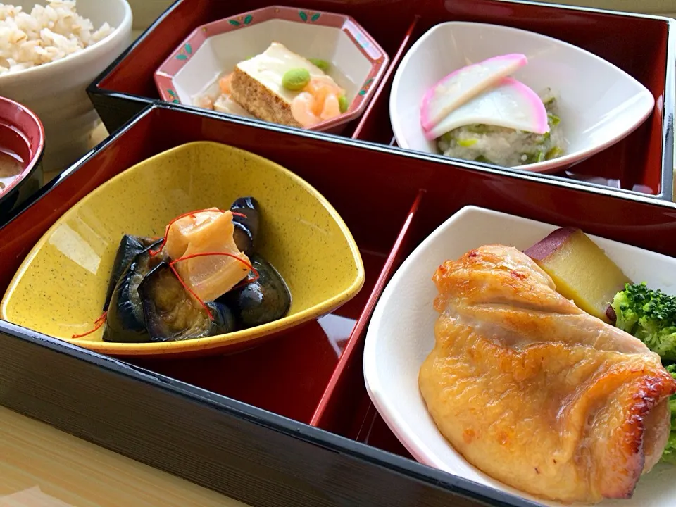 今日の社食は健康BOX。520円。|ルーア・ブランカさん