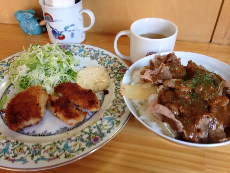 豚カレー丼 白身魚パン粉焼きつき|PegaOさん