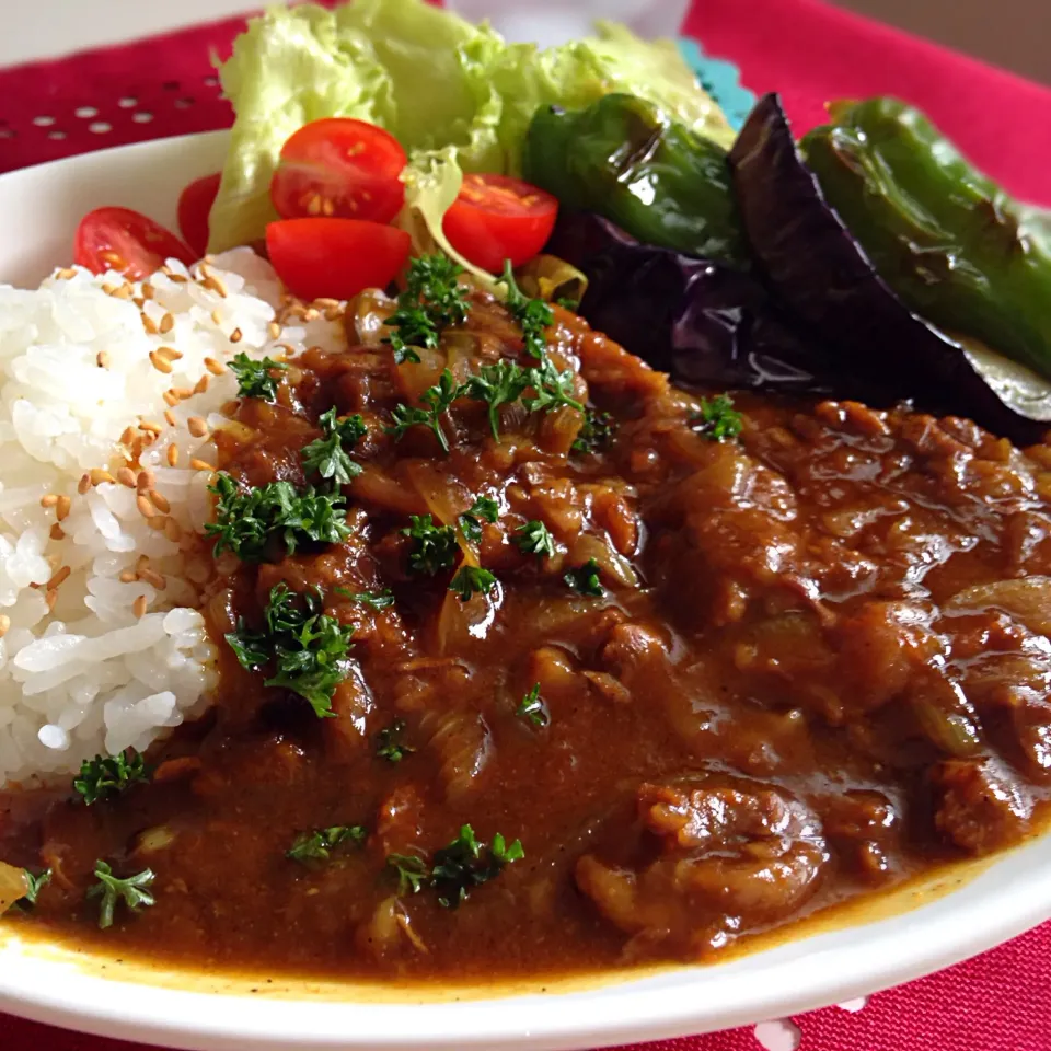 りりたんこぶさんの料理 【取扱注意】炊飯器でとろとろ和牛スジカレー🍛|yukaさん