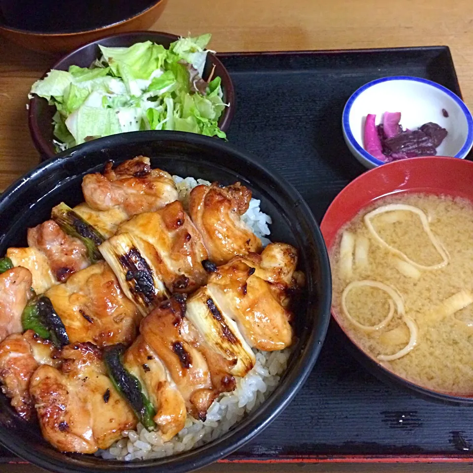 Snapdishの料理写真:焼き鳥丼|たべるいしいさん