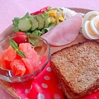 Snapdishの料理写真:ダイエットお昼ごﾊﾟﾝ♪