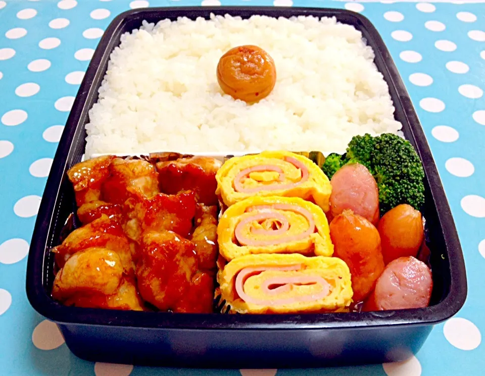 Pork Teriyaki, rolled scramble egg with ham & sausage on lunch box|Liezlさん