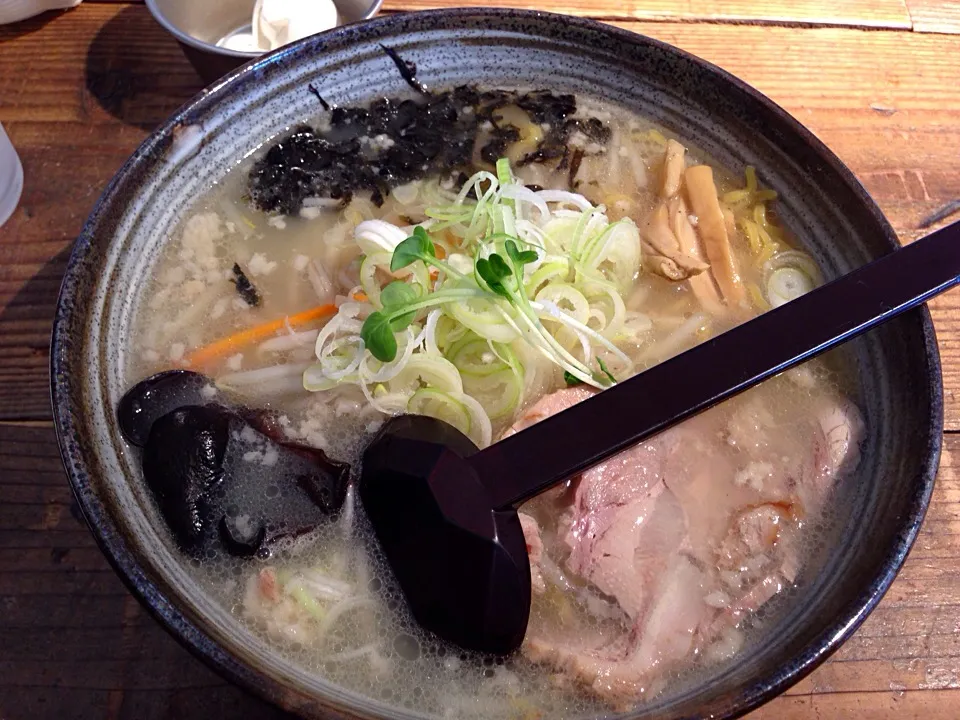 白樺山荘の塩ラーメン。|よっしーさん