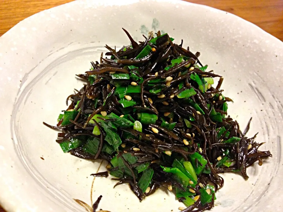 Marinade salad of scallion and marine-plants“Hijiki”/ニラと芽ひじきのマリネサラダ|山口 知夏さん