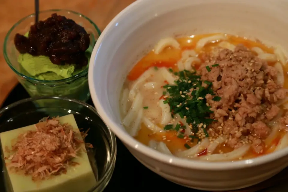 Snapdishの料理写真:【夕ご飯】冷やし坦々うどん　枝豆どうふ、抹茶アイス小豆がけ|マカロンさん