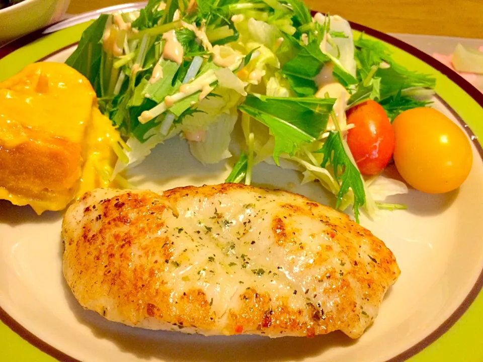 お魚の香草焼きで夕食🍴🍴|かずみさん