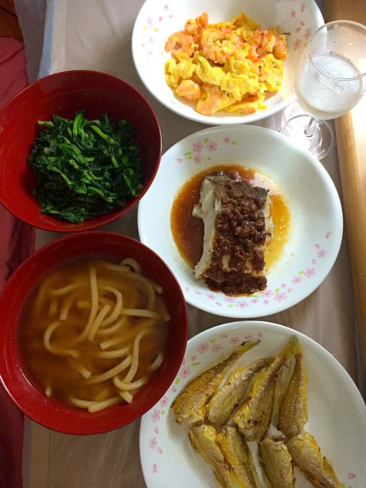 Snapdishの料理写真:蝦炒蛋、豆苗、麵鼓蒸魭魚、煎黃花魚仔、烏冬|iristskさん