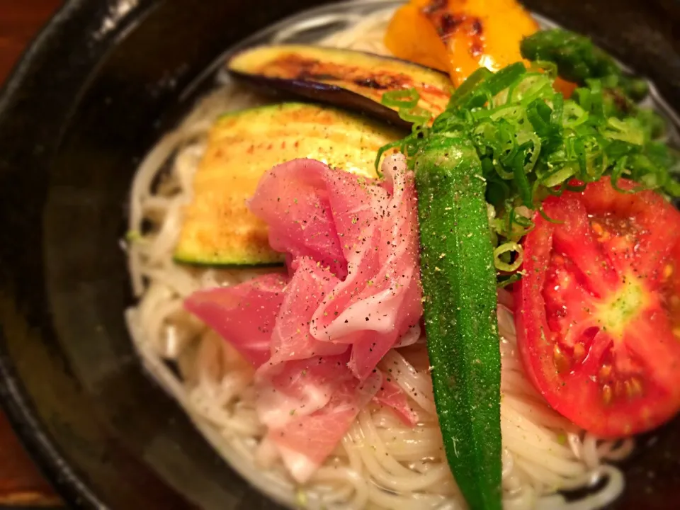 生ハムと夏野菜のグリルそうめん1|半田手延べそうめんの店 阿波や壱兆さん