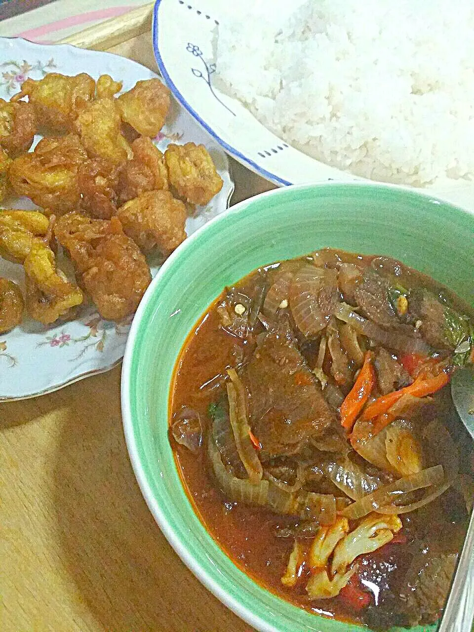 #daging masak merah #sotong goreng tepung|Cinta Adiaelidaさん