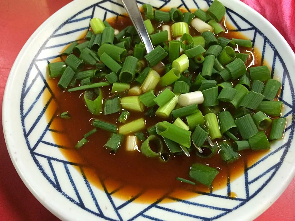 Snapdishの料理写真:焼肉のタレなんだけど、皆、このネギだけをおかわりしてる…|幕の内ハリーさん