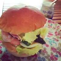 Snapdishの料理写真:クリチ＆えび＆アスパラバーガー♪|☆Rica☆さん