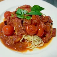 My most favorite,  made this hot and healthy spaghetti sauce from fresh cherry tomato and chopped thai-basil #Vegan #Pasta #Healthy #Special Diets #Dietary|nwlimmさん