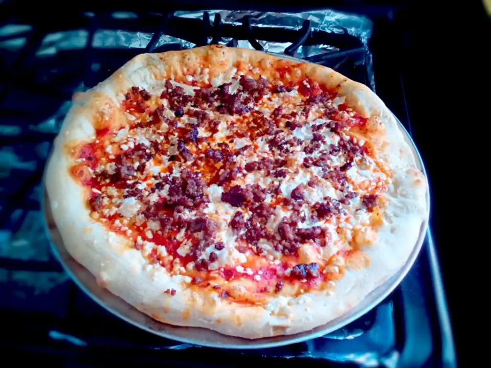 Sausage Pizza Bake in Brick Oven|Yari Gonzálezさん