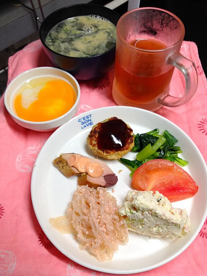 昨日作ったおかずだけで(^^) のせただけ朝ごはん|ハルさん