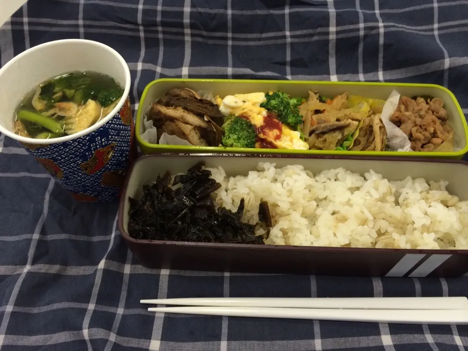 弁当（牛焼肉、レンコンきんぴら、切り干し大根、オムレツ、ぶり照り焼き、松茸昆布、菜の花と筍の和風だしスープ）|SasaMasa213さん