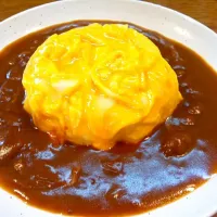 Snapdishの料理写真:トロトロオムライス＋カレー|りゅういちさん