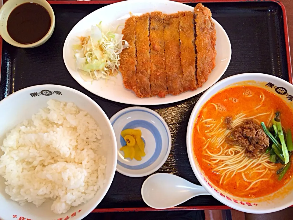 トンカツと担々麺のセット。|Masashi Takehiroさん