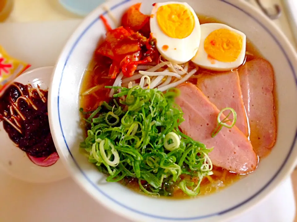 Snapdishの料理写真:マルちゃん正麺醤油味アレンジ版|Kunisanoさん