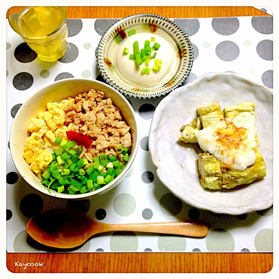 鶏そぼろ丼の夕飯🐾|Asahimaruさん