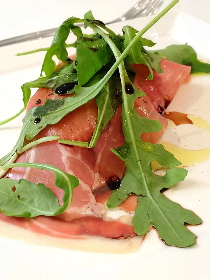 Burchetta with Parma ham and arugula|12Dragonさん