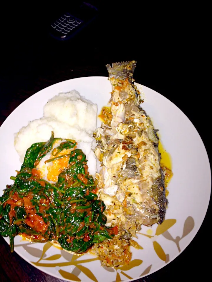 Seabass with tangy spinach sauce and maize|saida hashiさん