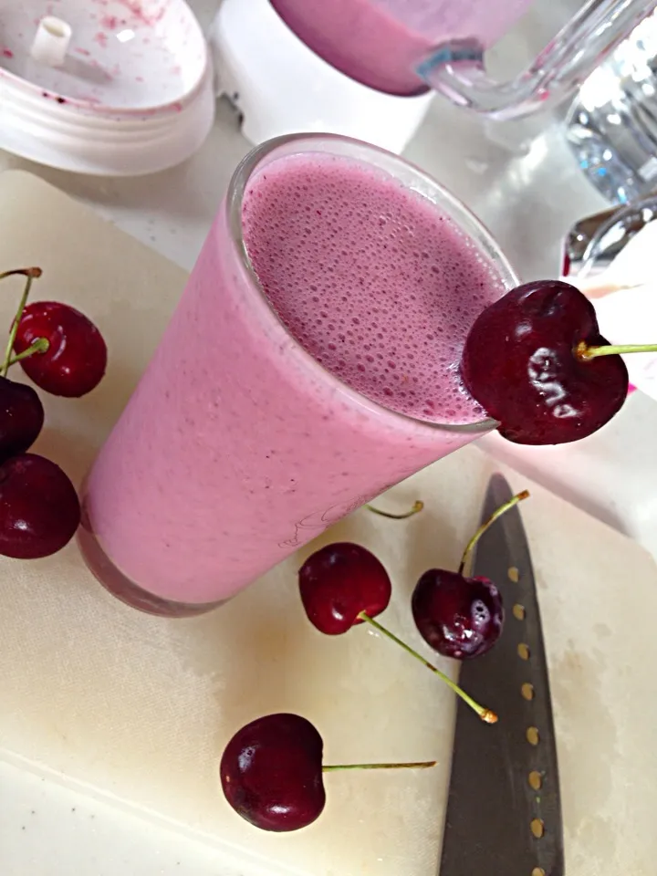 Snapdishの料理写真:Mix berry smoothie ☆♪|viviさん