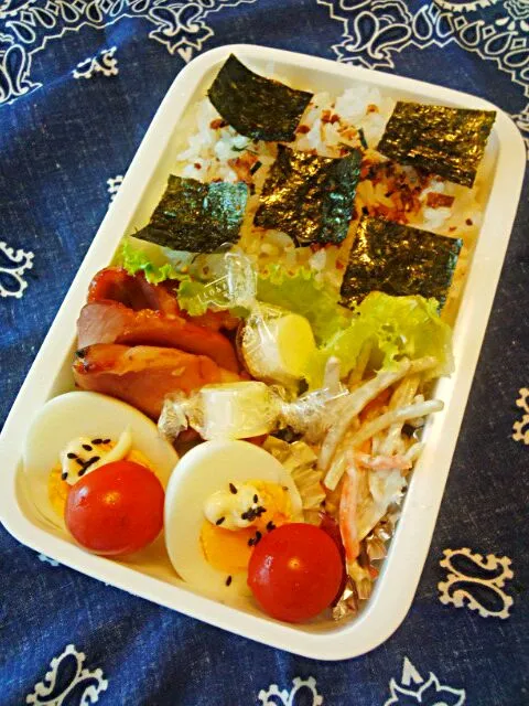 Snapdishの料理写真:6月25日(水)
煮豚、茹でたまご、ゴボウサラダ、チーズ、プチトマト|Tomokoさん