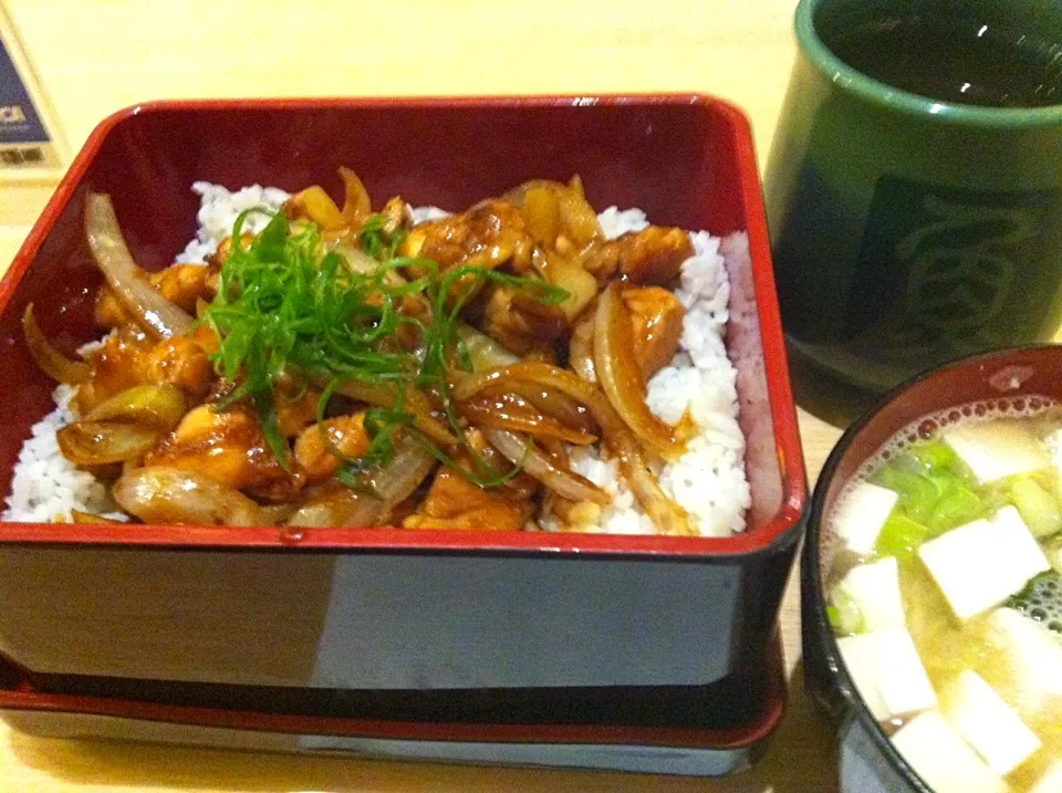 焼き肉のタレで鶏重です❗️|sugimotokazuhitoさん