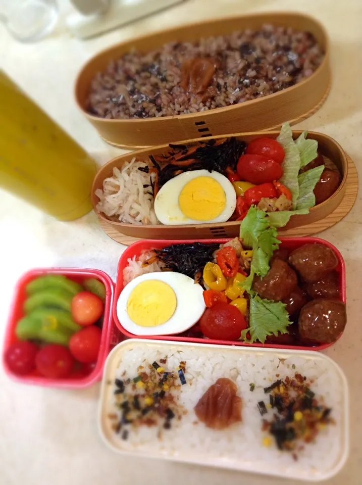 Snapdishの料理写真:Today's lunch box. 冷蔵庫の野菜室がほぼ空っぽ、無理くり作った;^_^A  水曜は生協の宅配日なので、火曜までに使いきりがち。|hoppycowさん