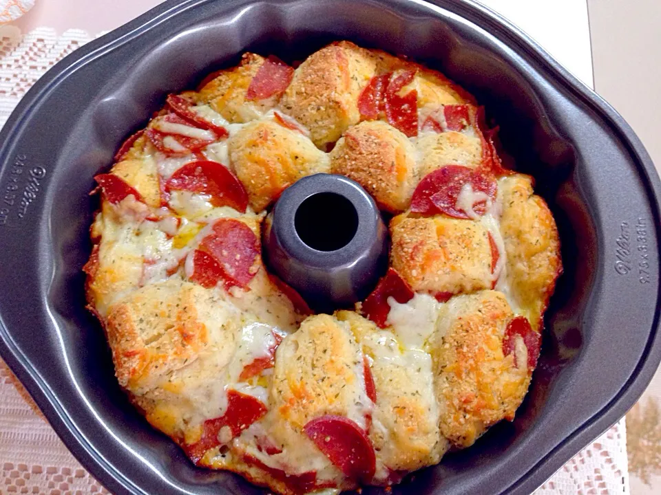 Snapdishの料理写真:Pull apart pizza bread|jenny belcherさん