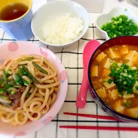 麻婆豆腐、豚肉とニンニクの芽入り焼きうどん|ゆうかさん