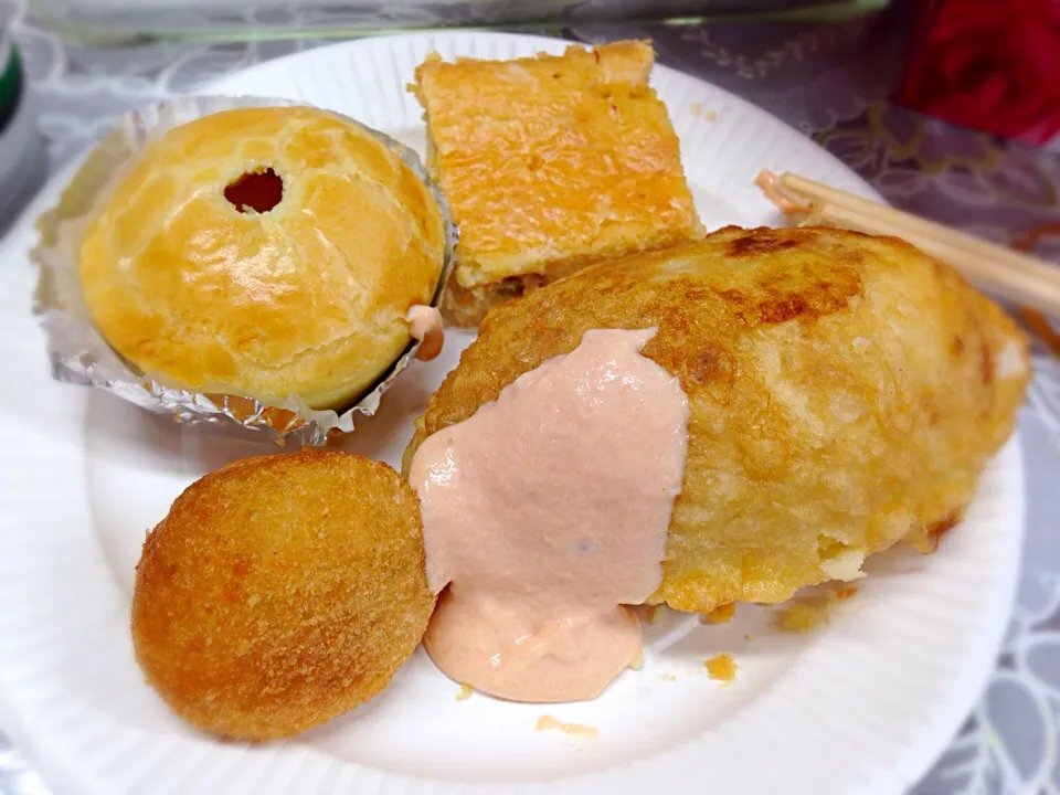 Snapdishの料理写真:Papa Rellena, empadinha, torta , coxinha hum|lucia inoueさん