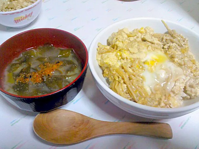 豆腐と卵の丼☆お味噌汁|みぽりんさん