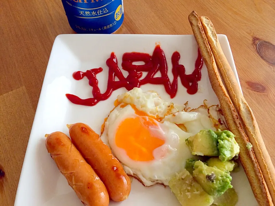 サッカー観戦後の朝ごはん。残念でした！4年後目指して再始動！ウインナーの数は得点数ですf^_^;|naomiさん