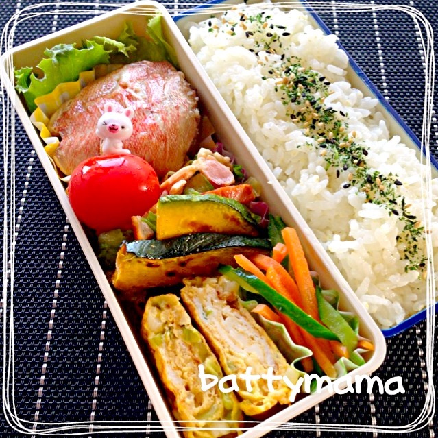 赤魚の煮付け弁当 レタスのシャキシャキ炒めも入ってるbattymamaのしあわせになるお弁当 ばってぃーまま Snapdish スナップディッシュ Id Opk0sa