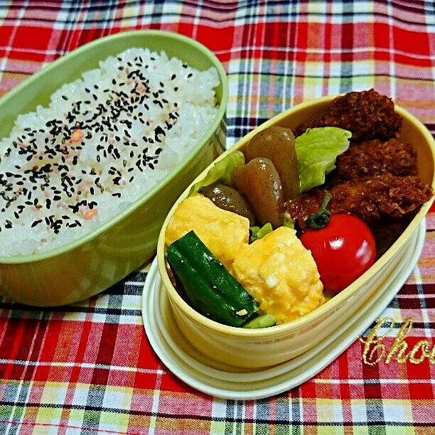 6/26(木)の旦那弁当
♪ソースカツ
♪卵焼き
♪玉こんにゃく
♪ミニトマト
♪きゅうり|ふみぃさん