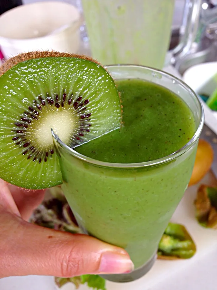 Kiwi Banana spinach smoothie|viviさん