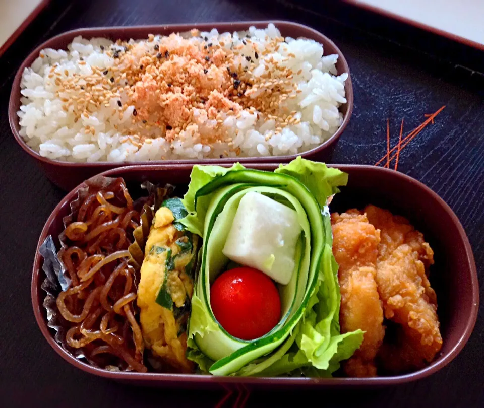 娘の弁当 糸こんにゃく煮 唐揚げ ニラ玉 はんぺんサラダ|まった ゆうゆうさん