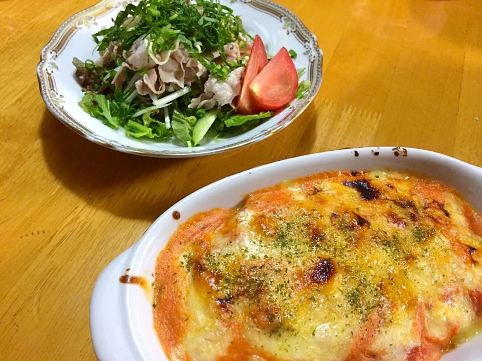 吉野亜矢子さんの料理 ナスのクリームトマトグラタン、冷しゃぶサラダ♪|みきおさん